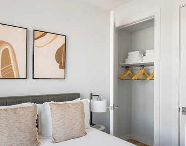 251 Front Street - Photo Thumbnail 9