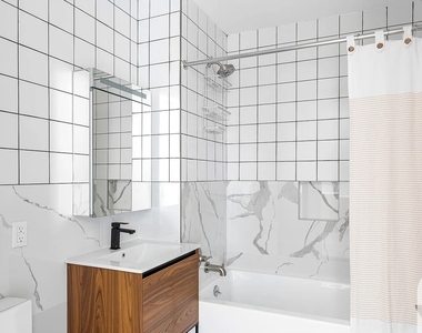 251 Front Street - Photo Thumbnail 10