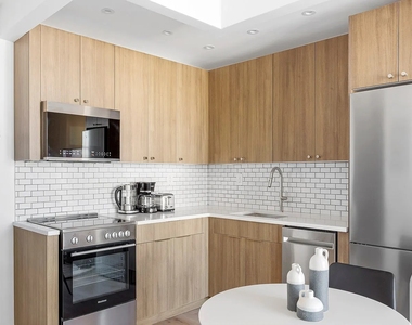 251 Front Street - Photo Thumbnail 5