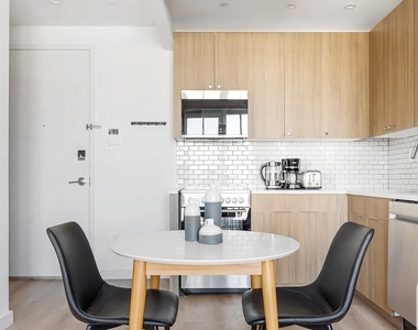251 Front Street - Photo Thumbnail 4