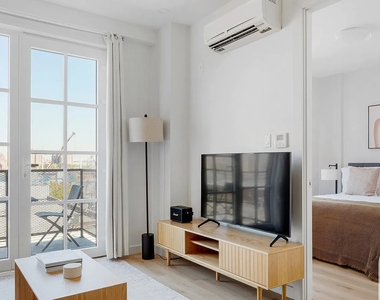 251 Front Street - Photo Thumbnail 2