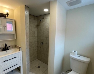 382 S Main St - Photo Thumbnail 4