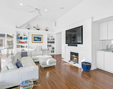 1 Horatius Way - Photo Thumbnail 7