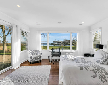 1 Horatius Way - Photo Thumbnail 11