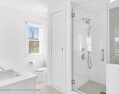 1 Horatius Way - Photo Thumbnail 12