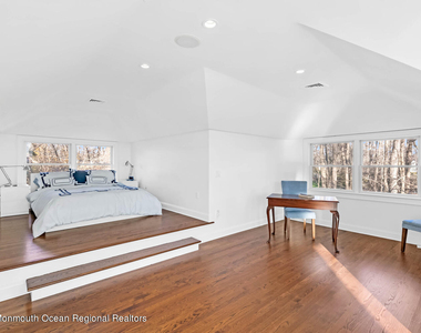 1 Horatius Way - Photo Thumbnail 15