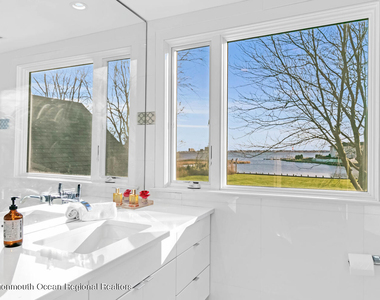 1 Horatius Way - Photo Thumbnail 16