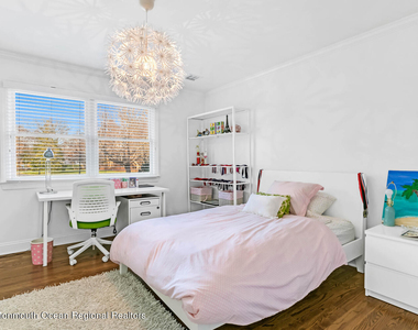 1 Horatius Way - Photo Thumbnail 18
