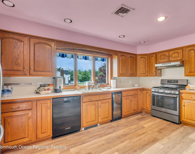 11 Elm Avenue - Photo Thumbnail 5