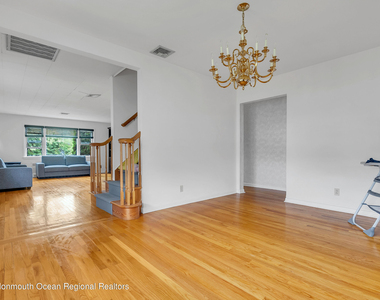 11 Elm Avenue - Photo Thumbnail 7