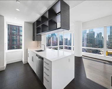 10th Avenue - Photo Thumbnail 1