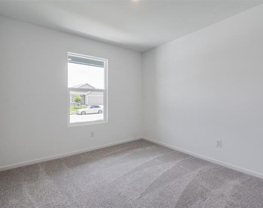 538 Montclair Avenue - Photo Thumbnail 7