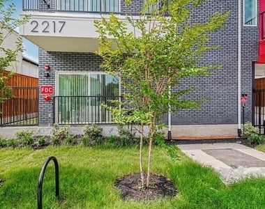 2217 N Fitzhugh Avenue - Photo Thumbnail 34