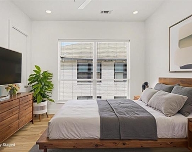 2217 N Fitzhugh Avenue - Photo Thumbnail 11