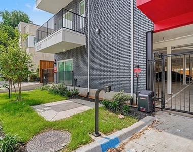 2217 N Fitzhugh Avenue - Photo Thumbnail 28