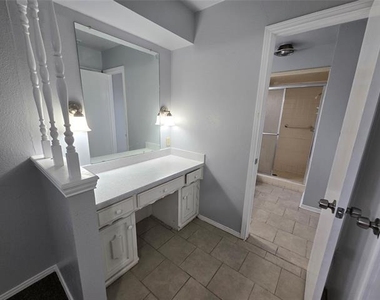 509 Arbor Lane - Photo Thumbnail 15