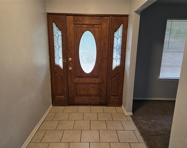 509 Arbor Lane - Photo Thumbnail 3