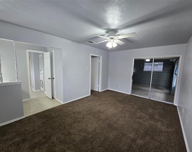 509 Arbor Lane - Photo Thumbnail 14
