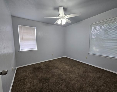 509 Arbor Lane - Photo Thumbnail 18