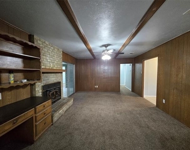 509 Arbor Lane - Photo Thumbnail 6
