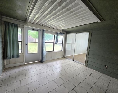 509 Arbor Lane - Photo Thumbnail 12