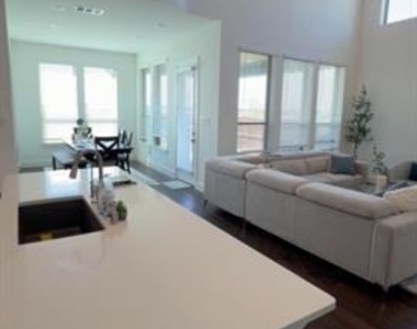 2105 Halkin Court - Photo Thumbnail 4