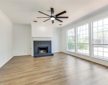 4705 Sabine Street - Photo Thumbnail 4