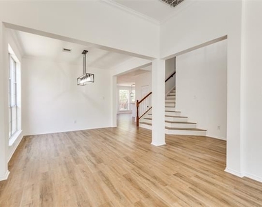 4705 Sabine Street - Photo Thumbnail 3