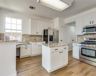 4705 Sabine Street - Photo Thumbnail 8
