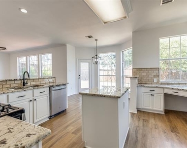 4705 Sabine Street - Photo Thumbnail 6