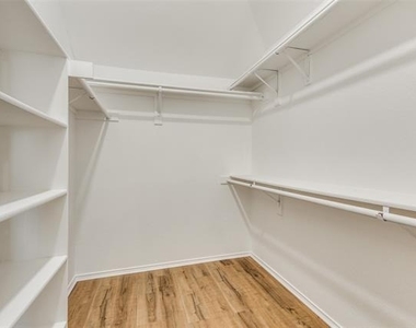 4705 Sabine Street - Photo Thumbnail 13