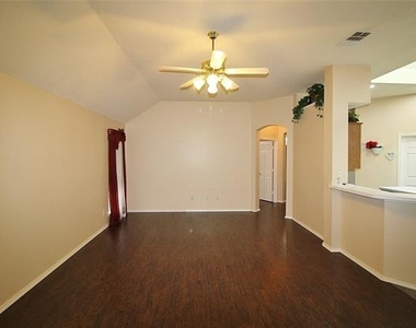 1507 Goodwin Drive - Photo Thumbnail 6