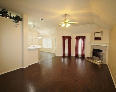1507 Goodwin Drive - Photo Thumbnail 5
