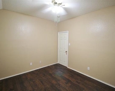 1507 Goodwin Drive - Photo Thumbnail 20