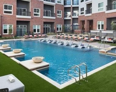 6303 Frisco Square Boulevard - Photo Thumbnail 6