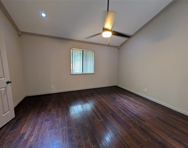 6646 E Lovers Lane - Photo Thumbnail 6