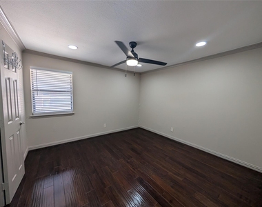 6646 E Lovers Lane - Photo Thumbnail 14