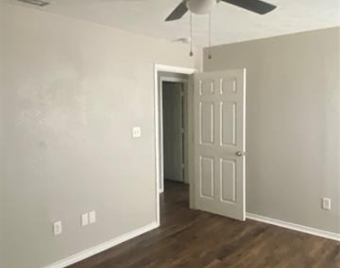 4306 Landrum Avenue - Photo Thumbnail 12