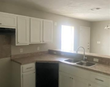 4306 Landrum Avenue - Photo Thumbnail 5
