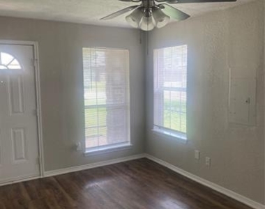 4306 Landrum Avenue - Photo Thumbnail 2