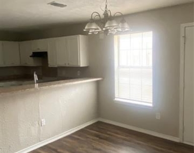 4306 Landrum Avenue - Photo Thumbnail 7