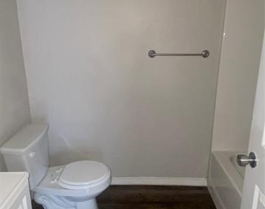 4306 Landrum Avenue - Photo Thumbnail 13