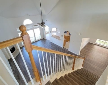 5400 Meadow Valley Drive - Photo Thumbnail 15