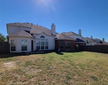 5400 Meadow Valley Drive - Photo Thumbnail 27