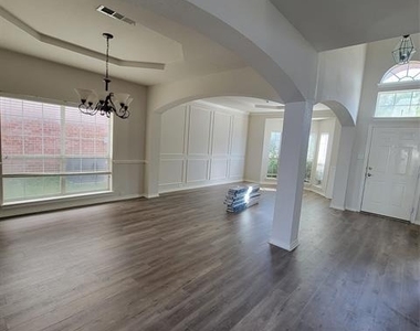 5400 Meadow Valley Drive - Photo Thumbnail 3
