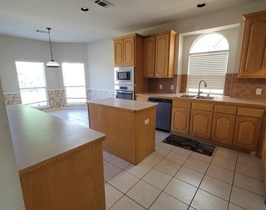 5400 Meadow Valley Drive - Photo Thumbnail 9