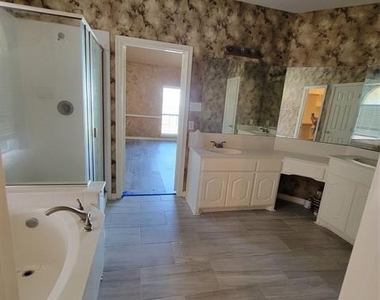 5400 Meadow Valley Drive - Photo Thumbnail 25