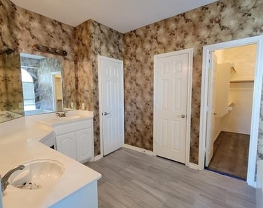 5400 Meadow Valley Drive - Photo Thumbnail 24