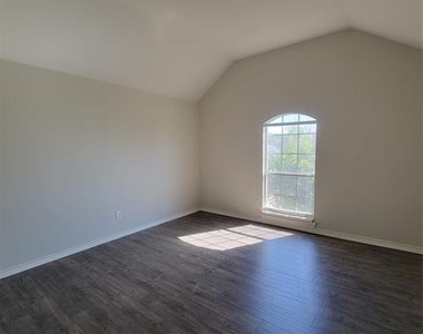 5400 Meadow Valley Drive - Photo Thumbnail 13