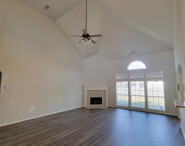 5400 Meadow Valley Drive - Photo Thumbnail 12
